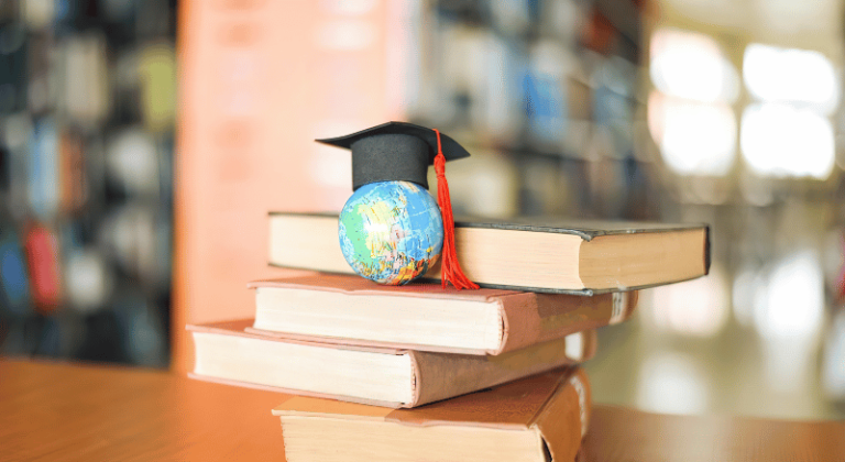How to Write a Winning Scholarship Essay for US Universities